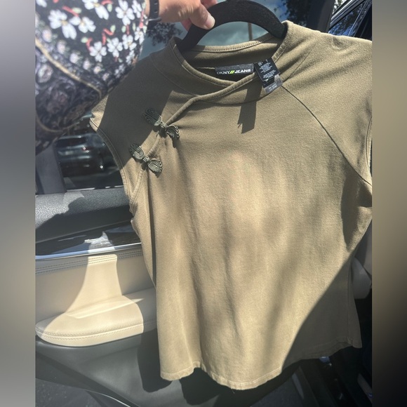 DKNY JEANS Olive Green Cap Sleeve Top – Size Large Frog Closure Summer Office - Picture 7 of 7